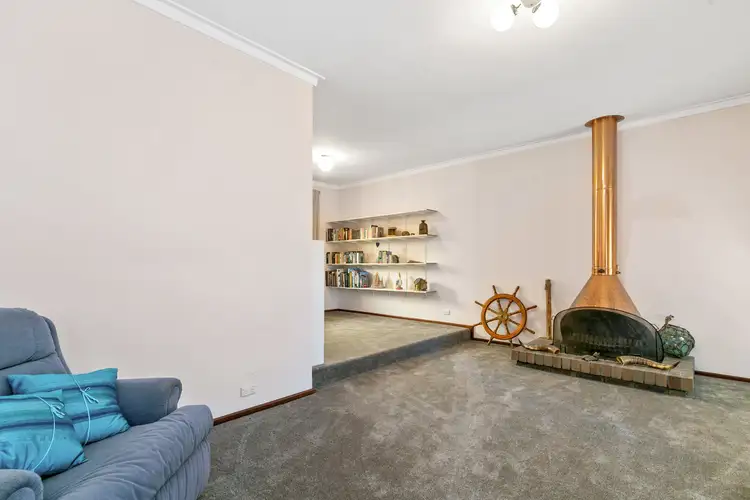 Fifth view of Homely house listing, 2 Hanrahan Loop, Kardinya WA 6163