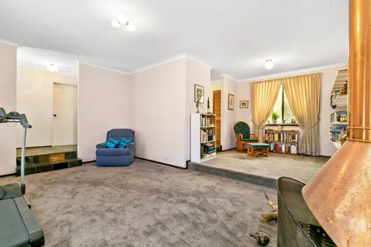 Sixth view of Homely house listing, 2 Hanrahan Loop, Kardinya WA 6163