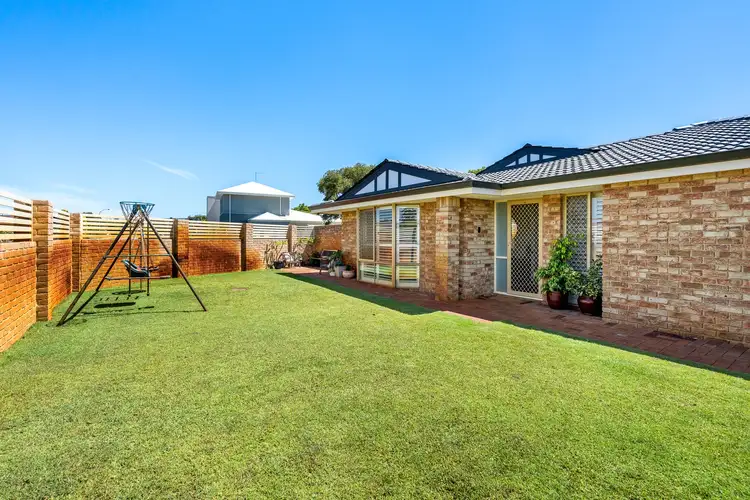 17 Crossland Way, Kardinya WA 6163