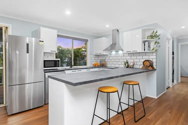 39 Walkers Road, Everton Hills QLD 4053