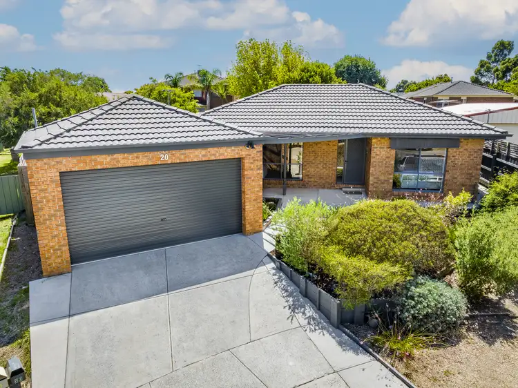 20 Alamanda Way, Cranbourne North VIC 3977