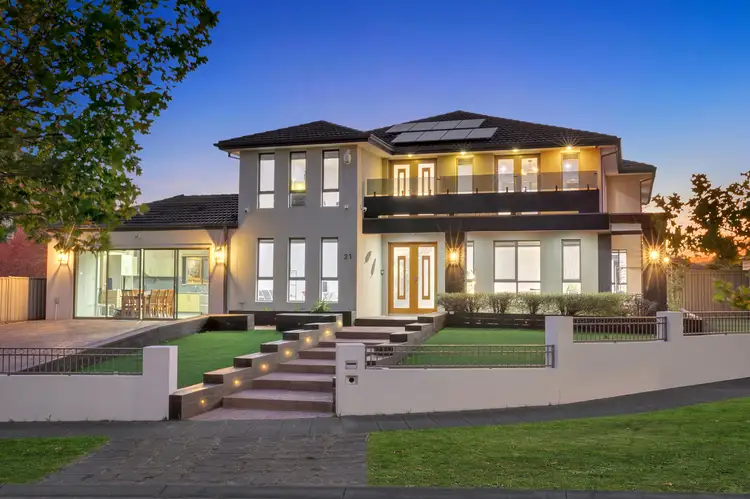 21 The Greenway, Craigieburn VIC 3064