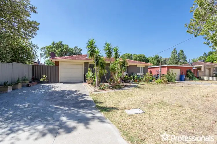 66 Lowanna Way, Armadale WA 6112