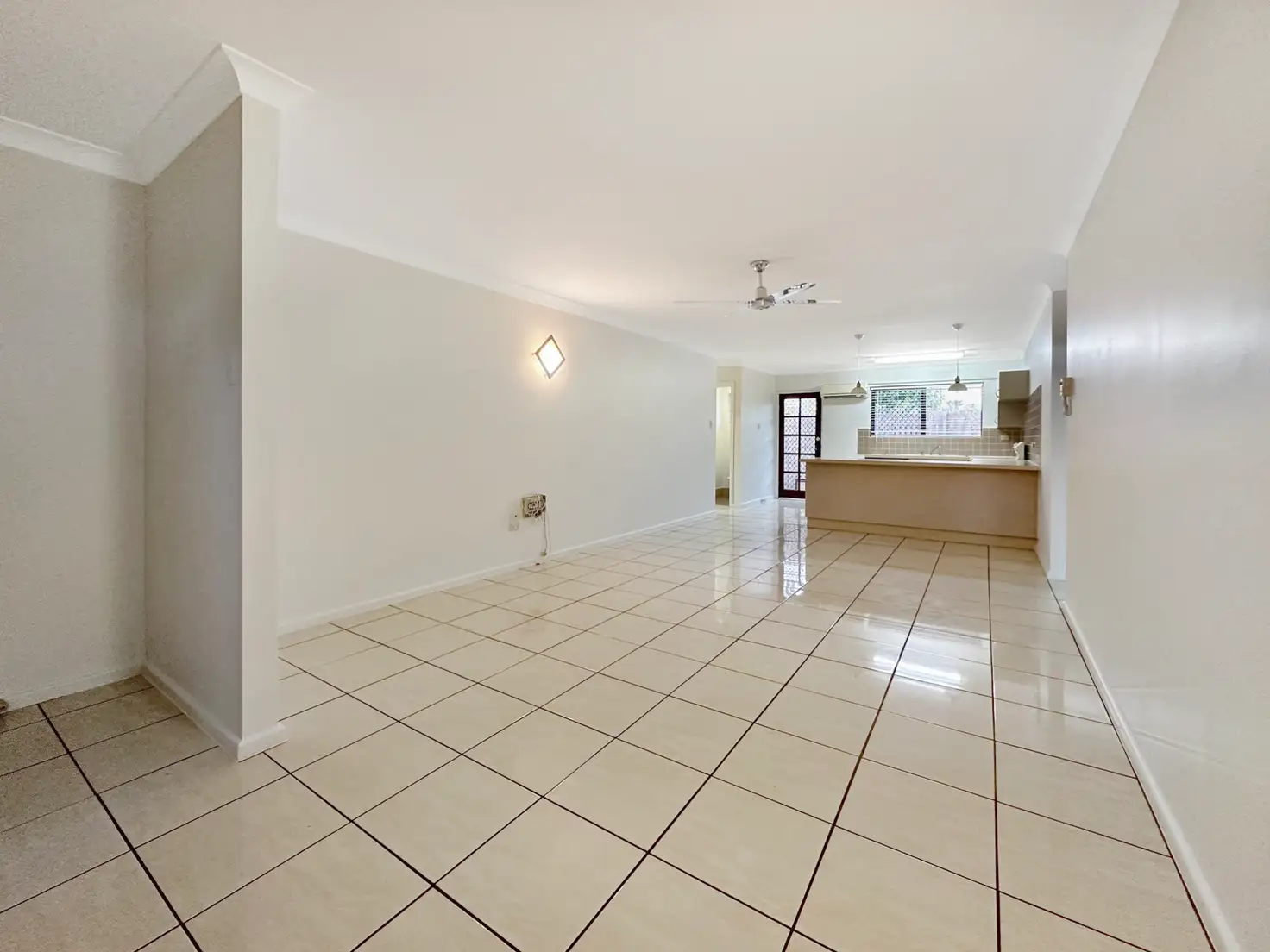 Main view of Homely unit listing, 2/2 Cavendish Street, Pimlico QLD 4812