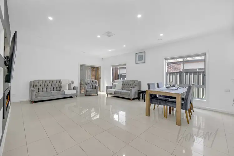 Seventh view of Homely house listing, 35 Viewside Crescent, Craigieburn VIC 3064