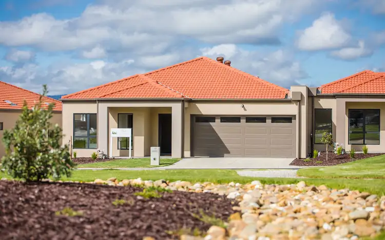 2 Carrara Way, Hidden Valley VIC 3756