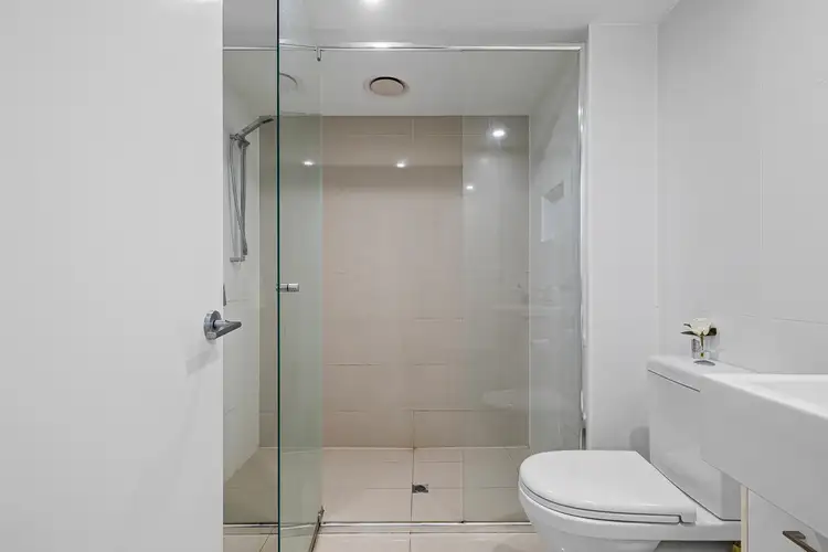 Sixth view of Homely apartment listing, 205/13-15 Isedale Street, Wooloowin QLD 4030