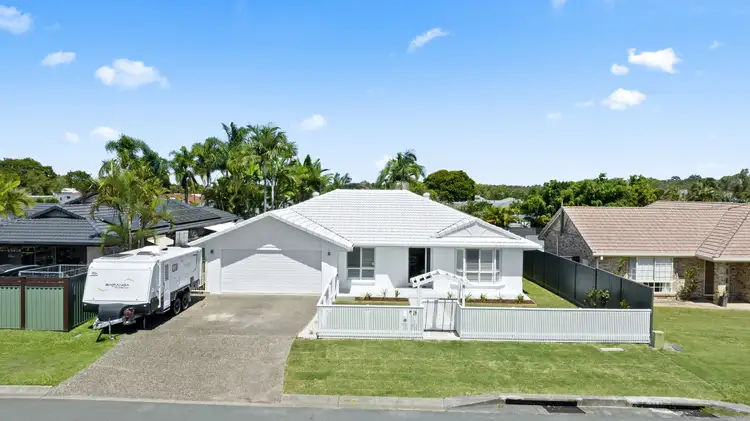 16 Lakewood Court, Helensvale QLD 4212