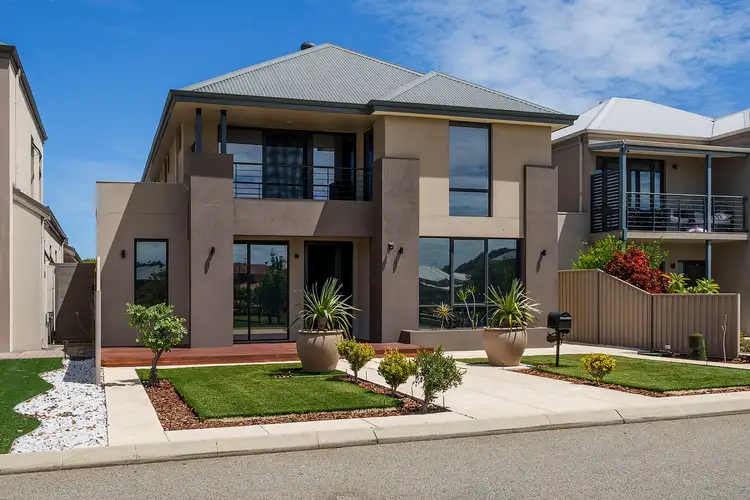 20 Leschenault Boulevard, Lake Coogee WA 6166