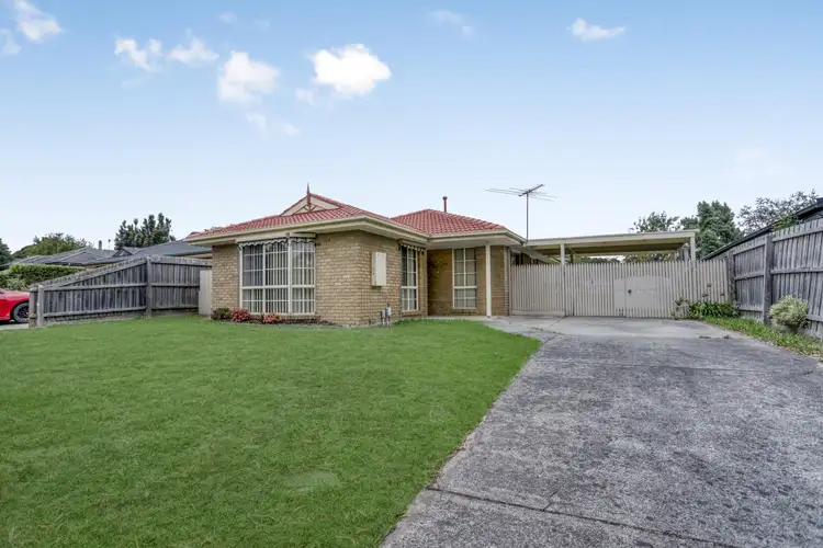 9 Gullquist Way, Pakenham VIC 3810