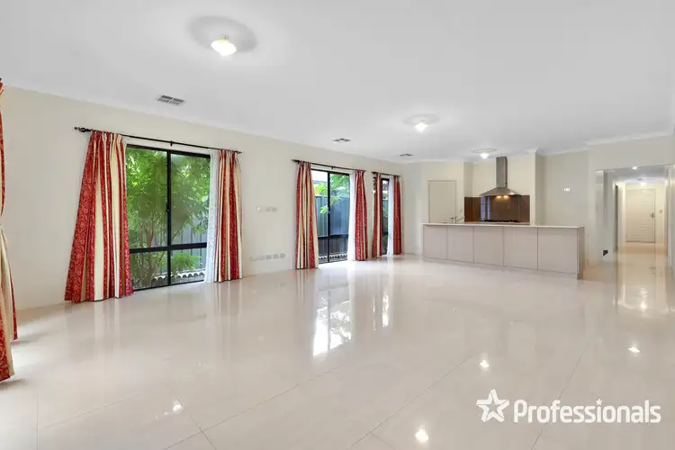 31 Bellas Circuit, Piara Waters WA 6112