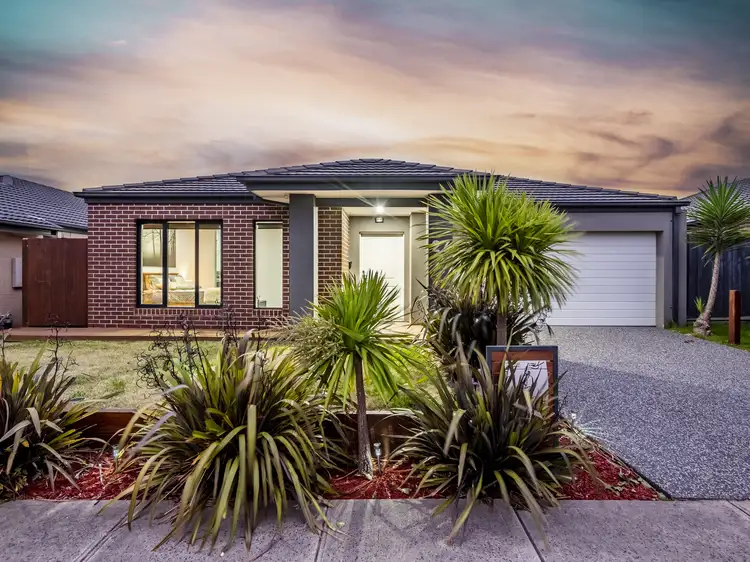 27 St Clair Avenue, Cranbourne West VIC 3977