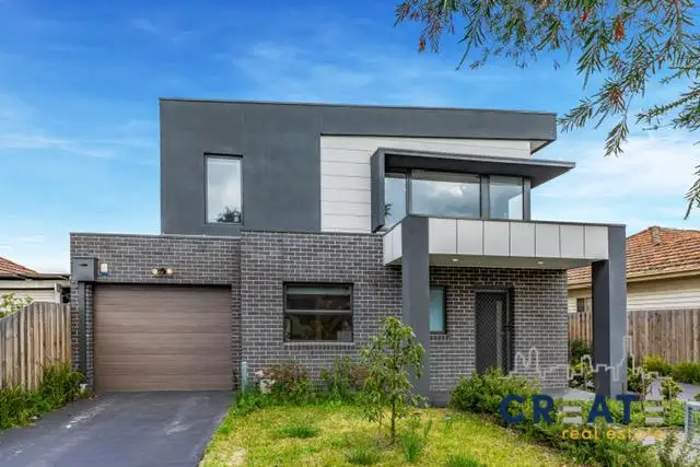 Main view of Homely townhouse listing, 1/41 Pennell Avenue, St Albans VIC 3021