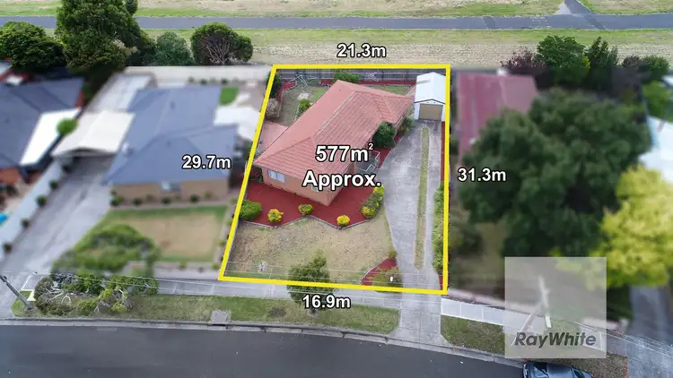Second view of Homely house listing, 32 Linacre Crescent, Gladstone Park VIC 3043