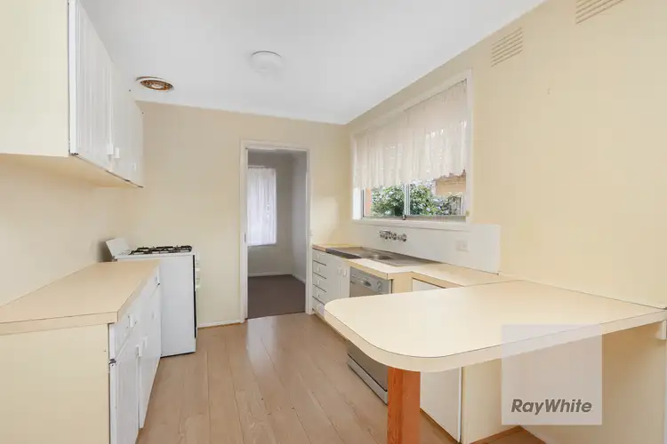 Fourth view of Homely house listing, 32 Linacre Crescent, Gladstone Park VIC 3043