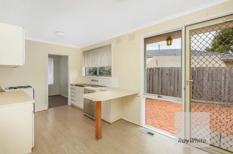 Fifth view of Homely house listing, 32 Linacre Crescent, Gladstone Park VIC 3043