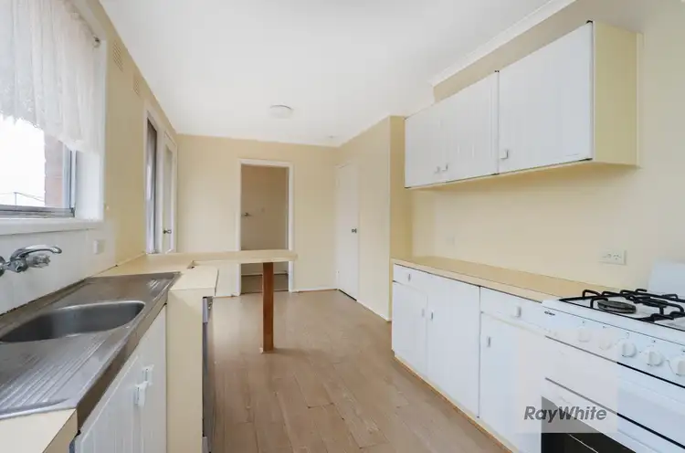 Sixth view of Homely house listing, 32 Linacre Crescent, Gladstone Park VIC 3043