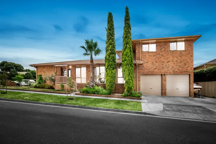 7 Woodside Drive