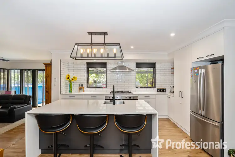 10 Knollwood Court, Ballajura WA 6066