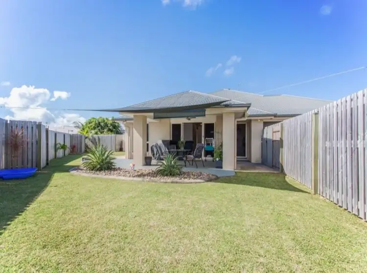 1/7 Whitehaven Drive, Blacks Beach QLD 4740