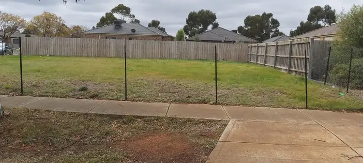 2/15 Equine Circuit, Melton South VIC 3338