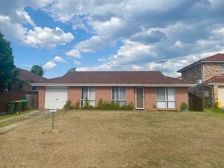 52 Adrian Street, Macquarie Fields NSW 2564