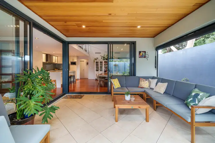 6A Laidlaw Street, Hilton WA 6163