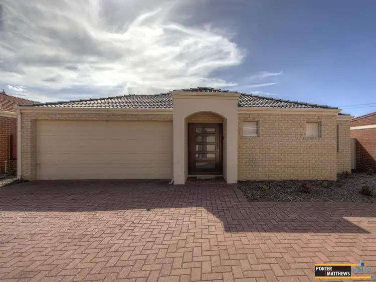 8/11 Longhurst Way, Queens Park WA 6107