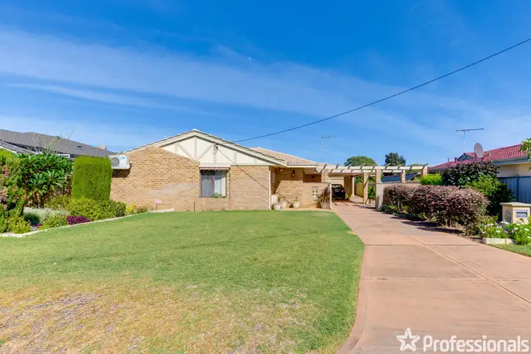 Second view of Homely house listing, 5 Harley Close, Safety Bay WA 6169