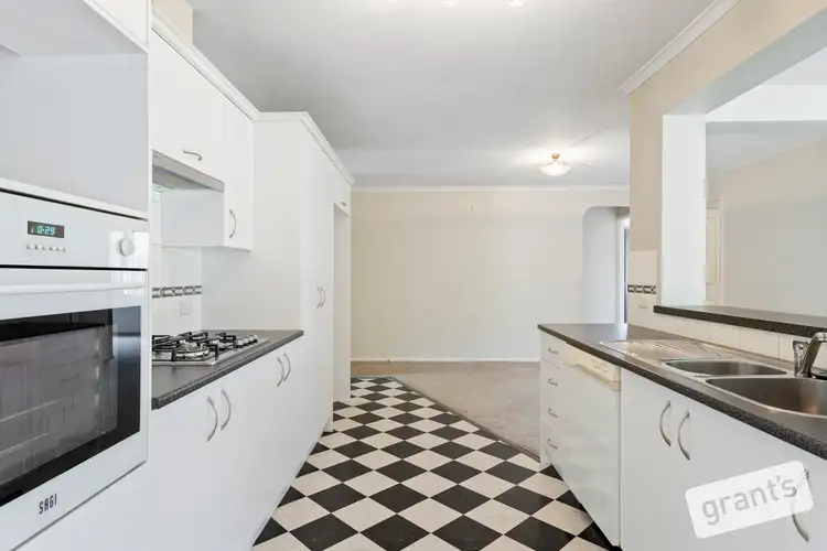Fifth view of Homely house listing, 3 Eyebright Square, Hallam VIC 3803