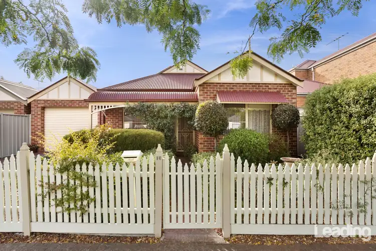 16 Dunstall Gardens, Caroline Springs VIC 3023