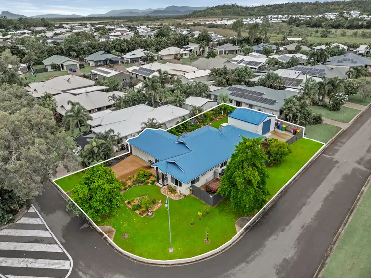 21 Seabrook Circuit, Bushland Beach QLD 4818