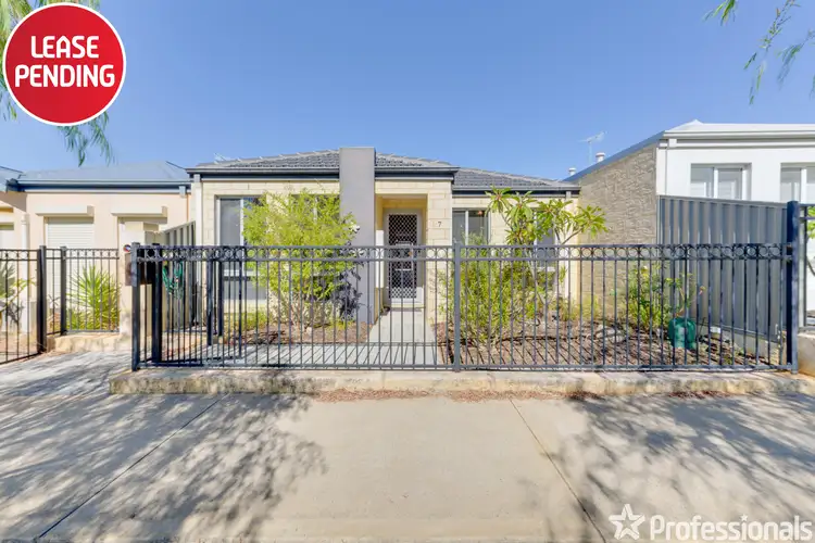7 Chipping Crescent