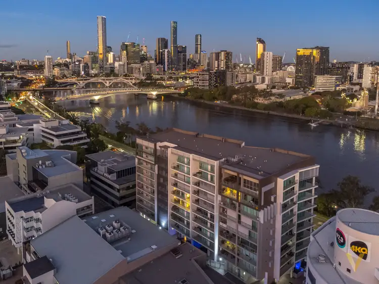 15/28 McDougall Street