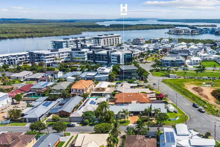2/152 The Esplanade, Paradise Point QLD 4216
