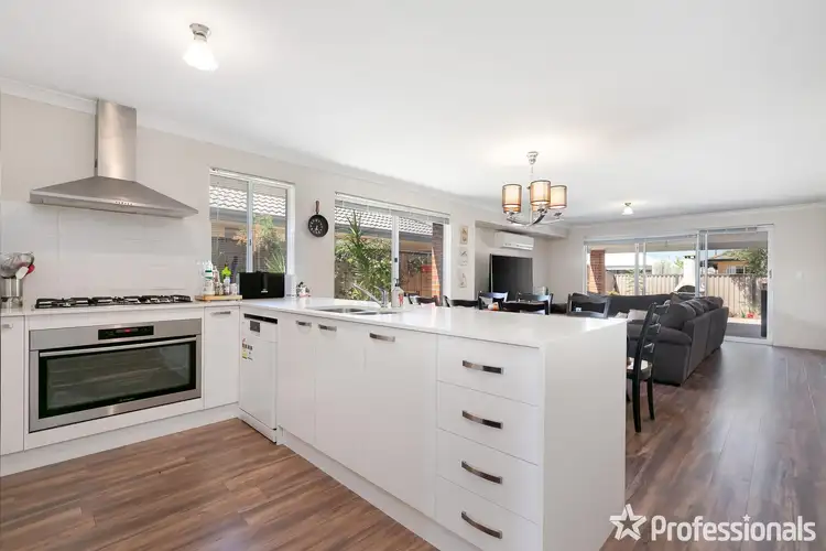 17 Lanciano Way, Piara Waters WA 6112