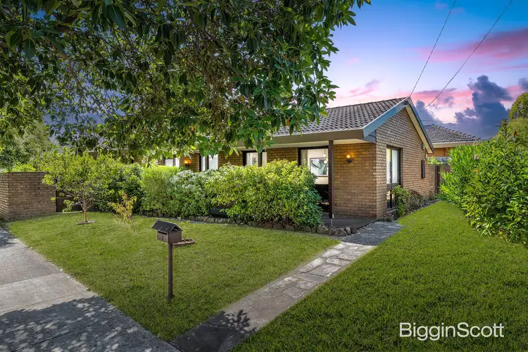 1 Merrick Crescent, Glen Waverley VIC 3150