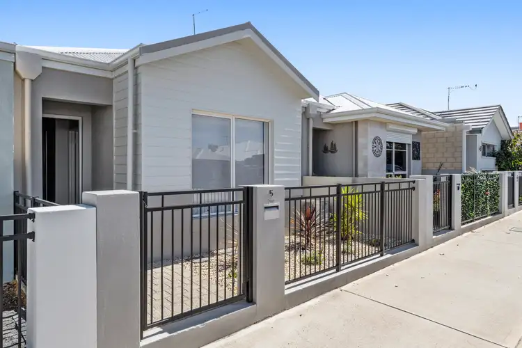 5 Venulosa Avenue, Halls Head WA 6210