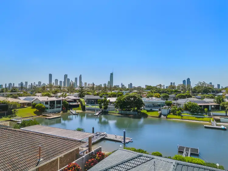 10 Tosti Street, Sorrento QLD 4217