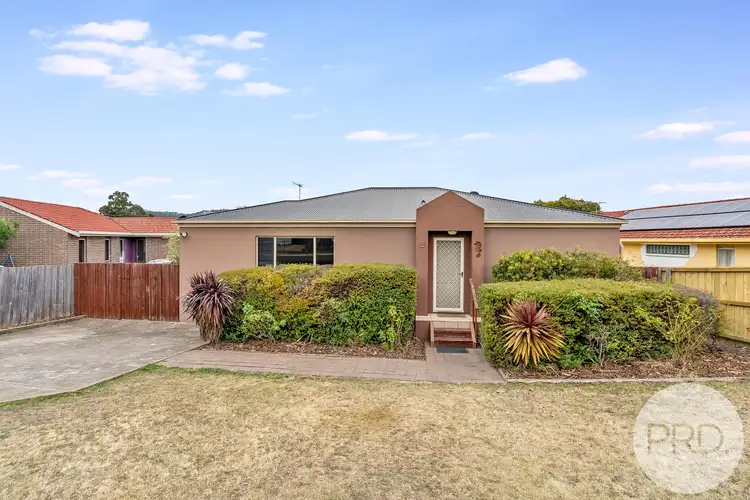 8 Arden Drive