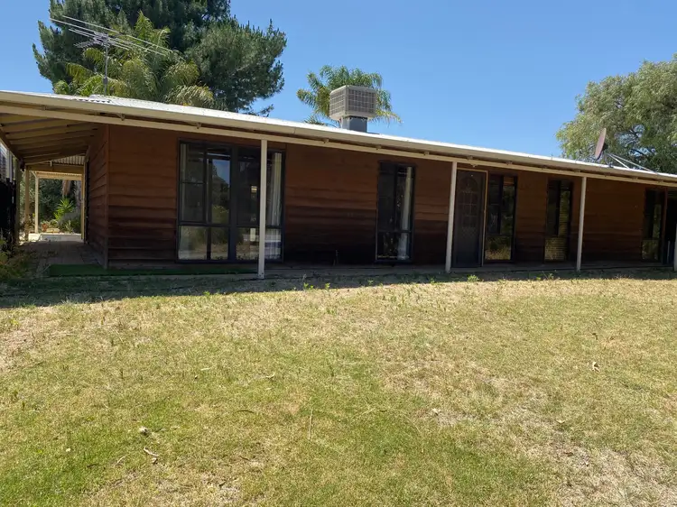 9 The Horseshoe, Wandi WA 6167