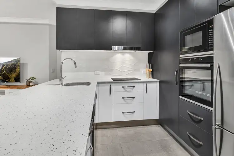 Fifth view of Homely apartment listing, 2/37 Chelsea Avenue, Broadbeach QLD 4218