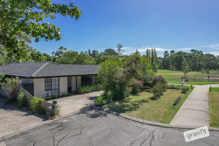 2 Quadrat Close, Berwick VIC 3806