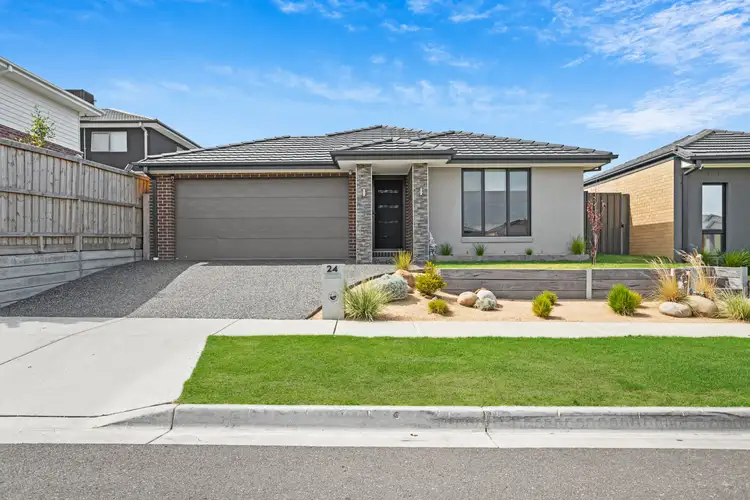 24 Limandus Crescent, Cranbourne South VIC 3977