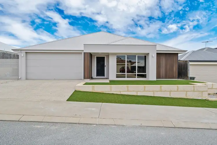 54 Buttercup Parkway, Halls Head WA 6210