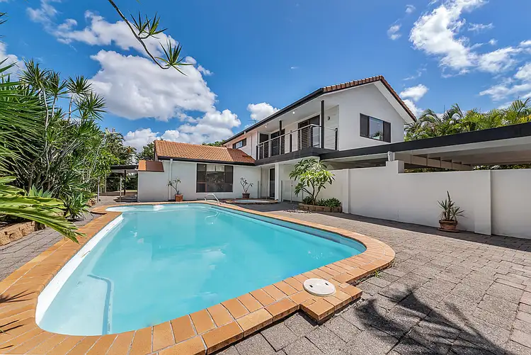 6 Karratha Court, Mermaid Waters QLD 4218
