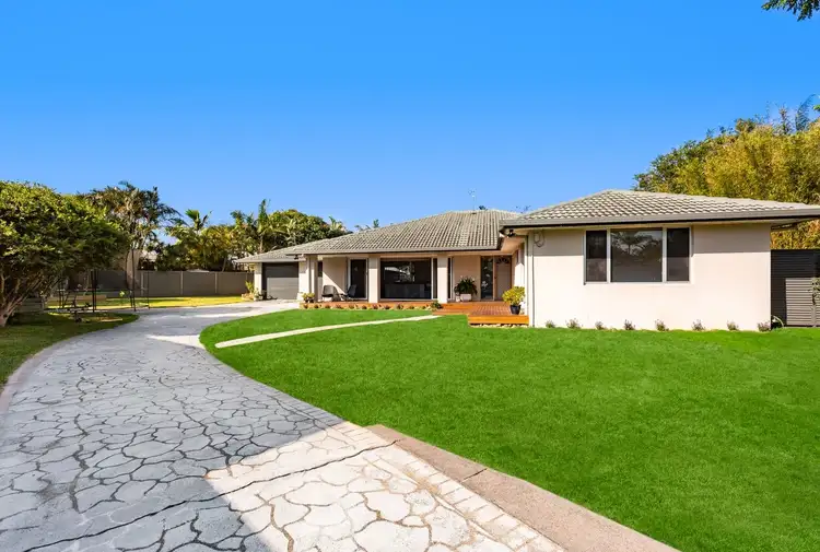11 Kauri Court, Palm Beach QLD 4221