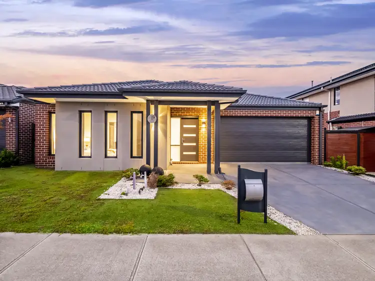 19 Sloane Drive, Clyde North VIC 3978