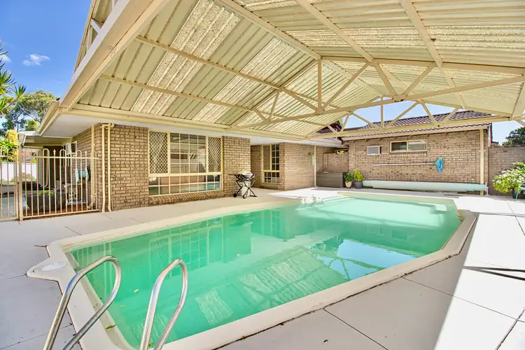 13 Golf Place, Cooloongup WA 6168