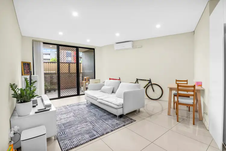 17/8-12 Linden Street, Toongabbie NSW 2146